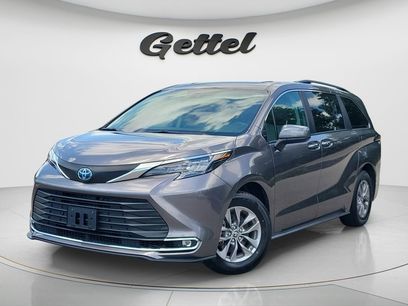 Certified 2024 Toyota Sienna XLE