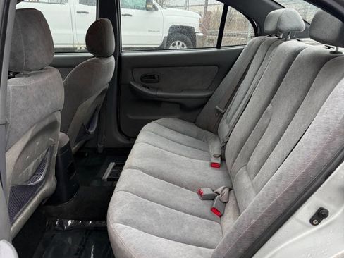 Used 2005 Hyundai Elantra GLS image 14