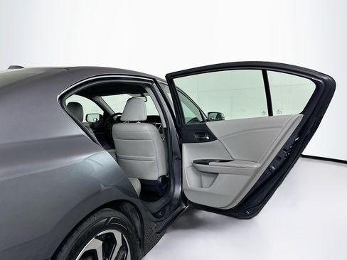 Used 2017 Honda Accord EX-L image 29