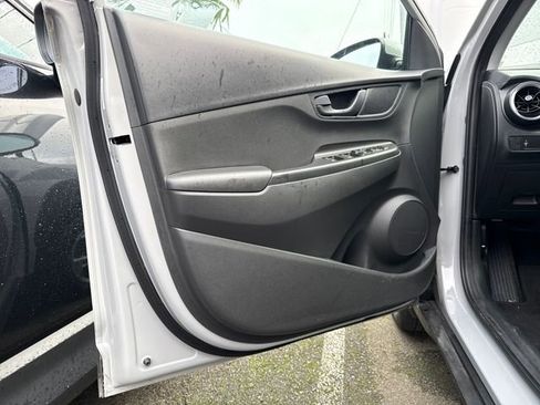 Used 2022 Hyundai Kona SEL image 16