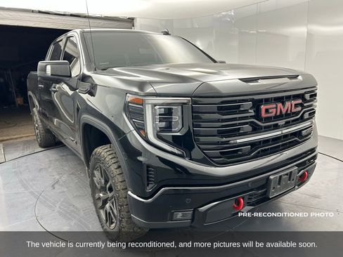 Used 2024 GMC Sierra 1500 AT4 w/ Technology Package image 8