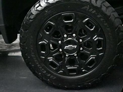 Used 2024 Chevrolet Silverado 2500 High Country w/ Midnight Edition AWD/4WD image 11