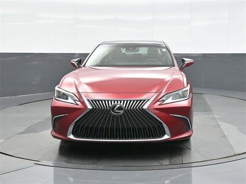 Used 2019 Lexus ES 350 w/ Luxury Package image 2