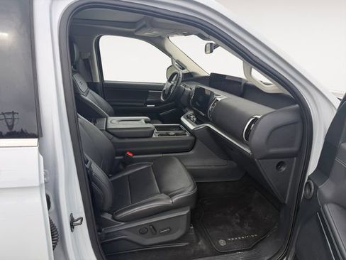 Certified 2025 Ford Expedition Platinum AWD/4WD image 15