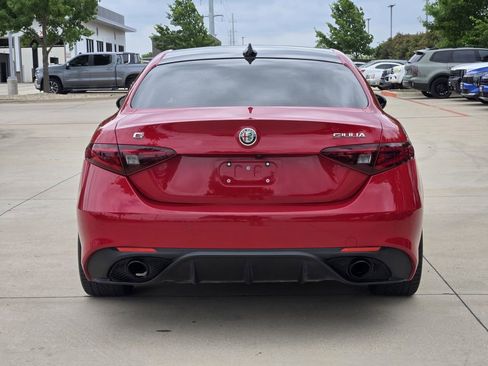 Used 2022 Alfa Romeo Giulia Veloce RWD image 13