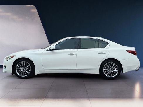 Used 2018 INFINITI Q50 Luxe w/ Essential Package (3.0T Luxe) image 2