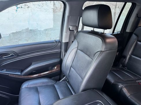 Used 2019 Chevrolet Suburban LT image 14