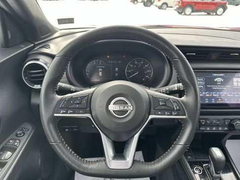 Used 2023 Nissan Kicks SR w/ SR Premium Package image 13