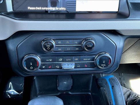Used 2022 Ford Bronco Wildtrak AWD/4WD image 17