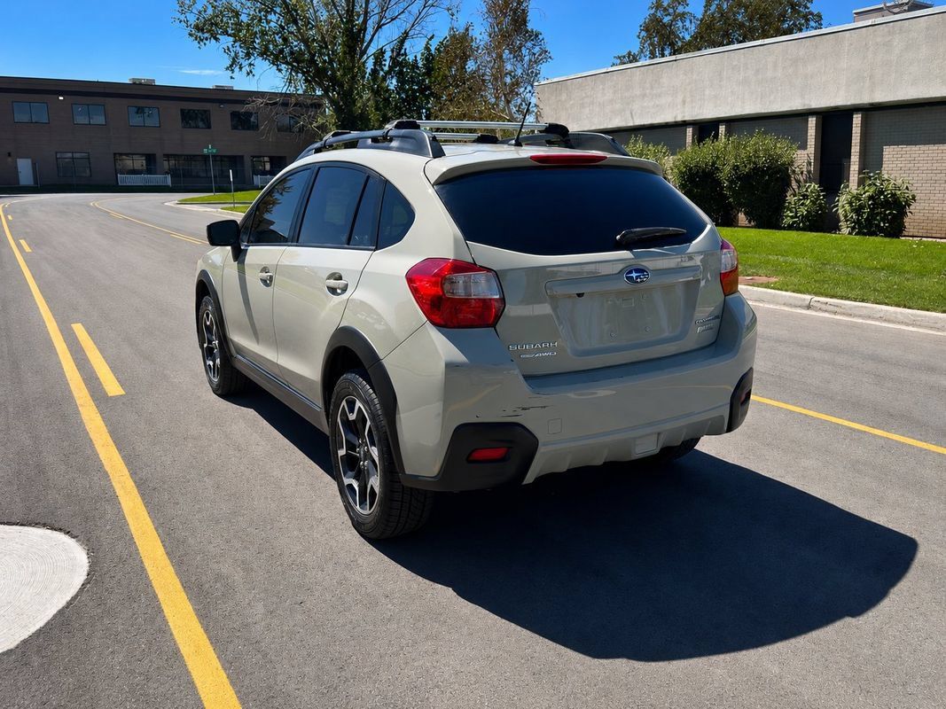 Used 2016 Subaru Crosstrek 2.0i Premium AWD/4WD image 3