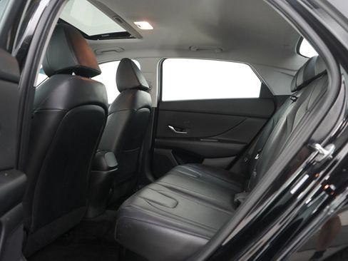 Used 2023 Hyundai Elantra Limited FWD image 16