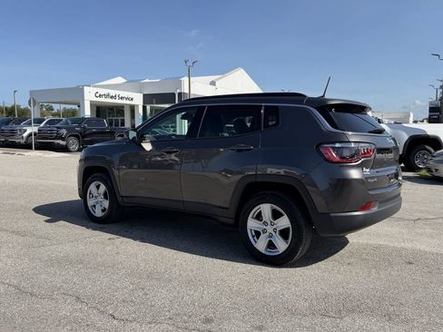 Used 2022 Jeep Compass Latitude w/ Convenience Group AWD/4WD image 7