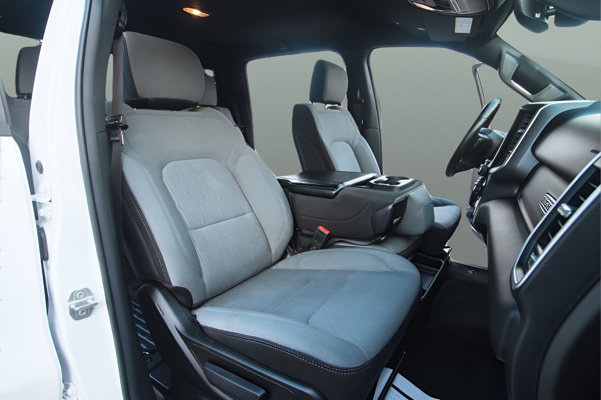 Used 2023 RAM 1500 Big Horn AWD/4WD image 16