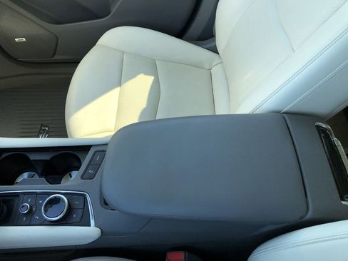 Used 2023 Cadillac XT6 Premium Luxury w/ Technology Package image 19