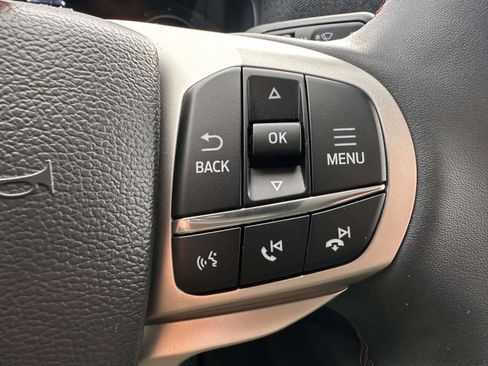 Used 2025 Ford Explorer Active w/ Active Comfort Package image 19