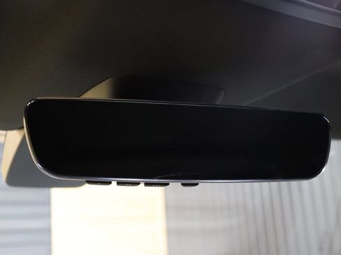 Used 2025 Volkswagen ID. Buzz Pro S RWD image 46