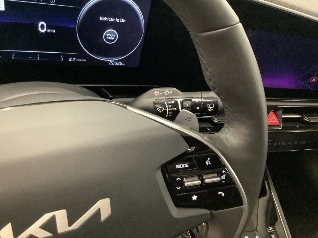 Certified 2025 Kia Niro Wave w/ Wave Preserve Package FWD image 20