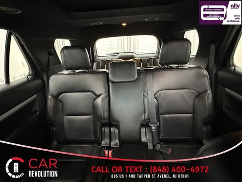 Used 2016 Ford Explorer XLT w/ Equipment Group 202A image 16