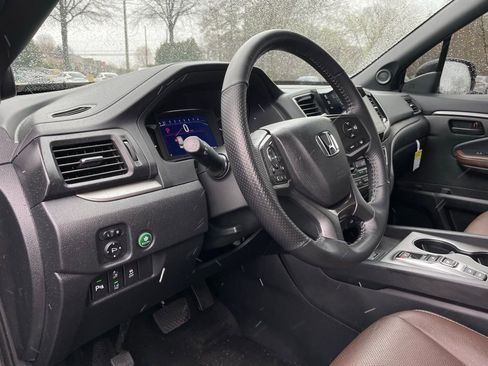 Used 2025 Honda Passport EX-L image 28