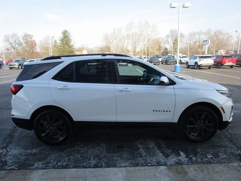 Certified 2024 Chevrolet Equinox RS w/ LPO, Floor Liner Package image 6