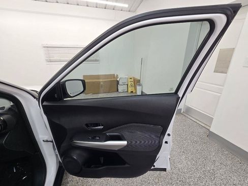 Used 2019 Nissan Kicks SV FWD image 28