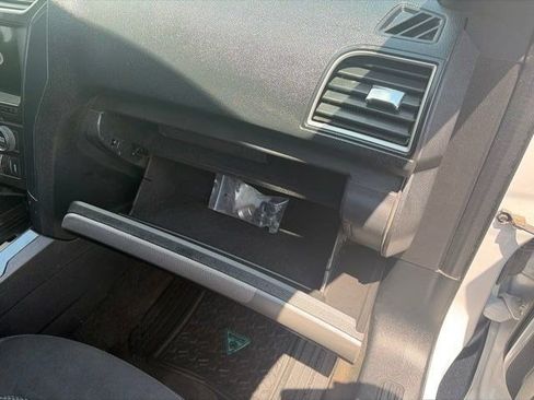 Used 2017 Ford Explorer XLT FWD image 41