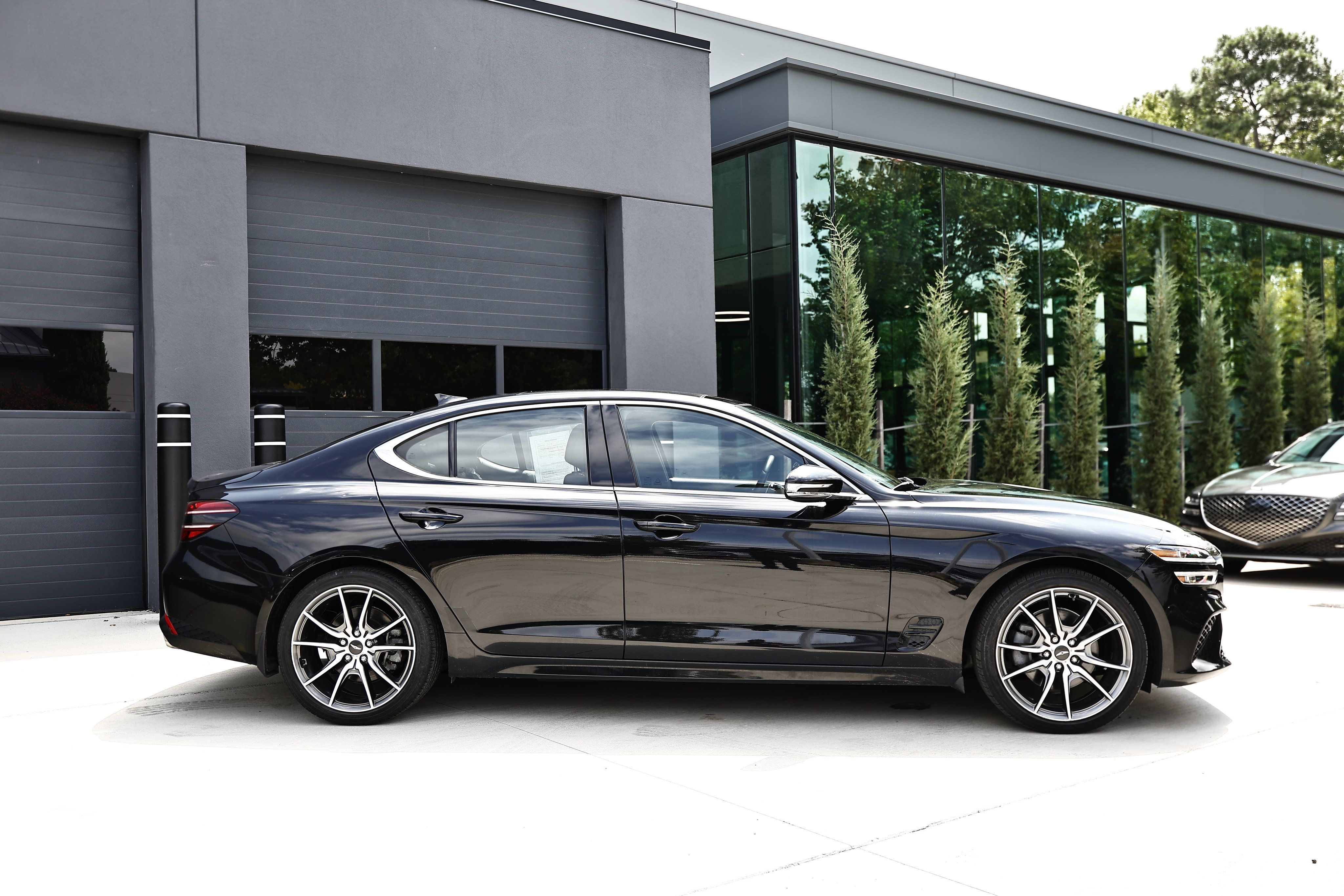 Used 2022 Genesis G70 2.0T w/ Prestige Package AWD/4WD image 4