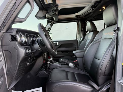 Used 2022 Jeep Wrangler Unlimited Rubicon w/ Xtreme Recon 35" Tire Package AWD/4WD image 25