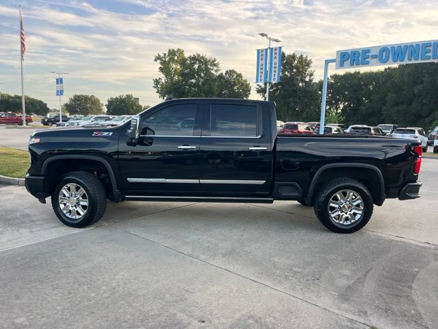 Used 2024 Chevrolet Silverado 2500 LTZ w/ LTZ Plus Package AWD/4WD image 4