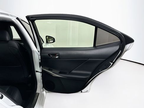 Used 2016 Lexus IS 300 4dr Sdn AWD image 30