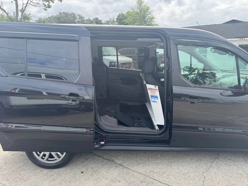 Used 2021 Ford Transit Connect XLT FWD image 10