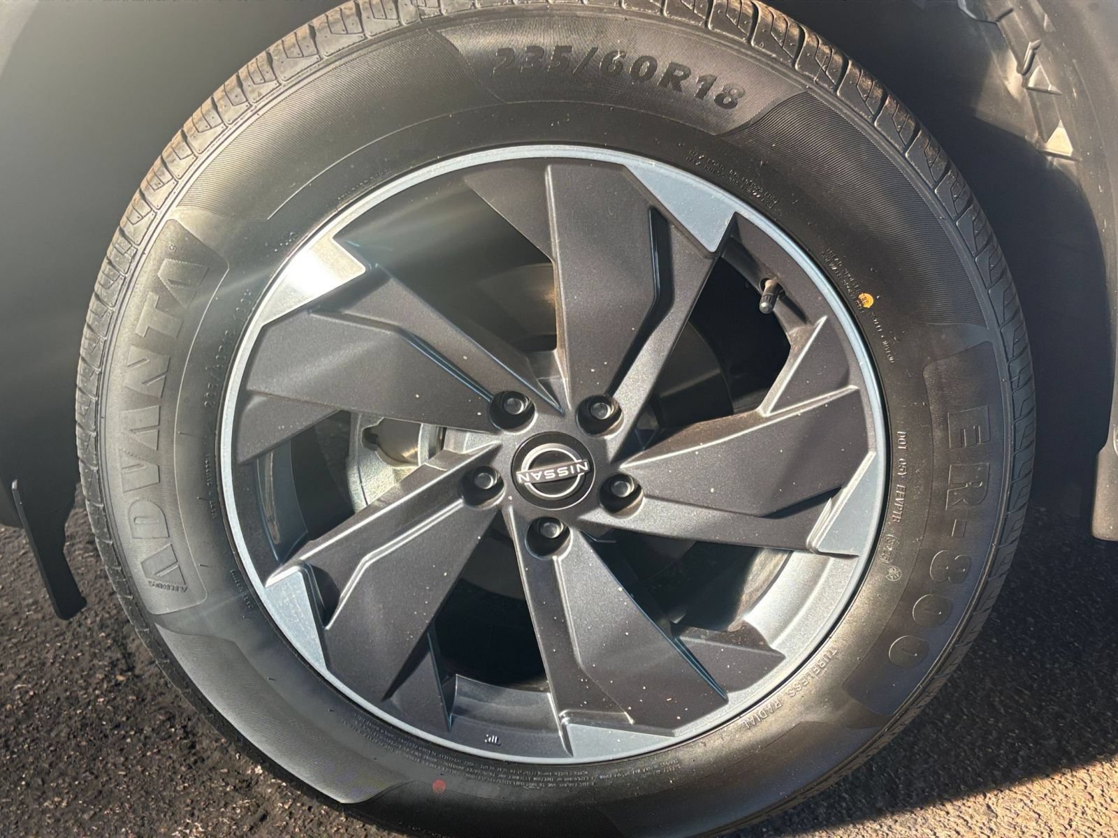 Used 2025 Nissan Rogue SV AWD/4WD image 29