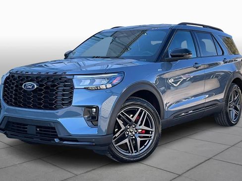 Used 2025 Ford Explorer ST-Line w/ Premium Package image 35