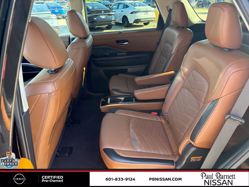 Certified 2025 Nissan Pathfinder Platinum FWD image 28