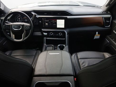 Used 2025 GMC Sierra 2500 Denali w/ Denali Reserve Package image 3