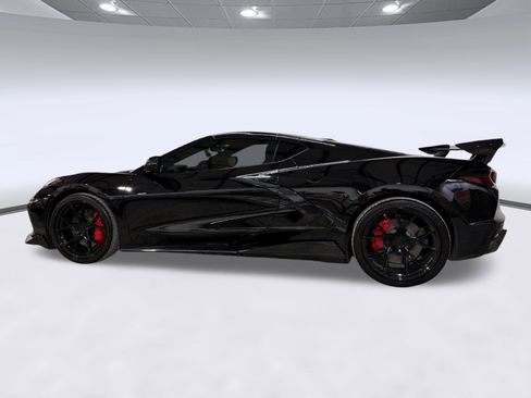 Used 2021 Chevrolet Corvette Stingray Preferred Cpe w/ Z51 Performance Package RWD image 2