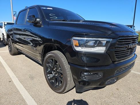 Used 2024 RAM 1500 Laramie AWD/4WD image 3