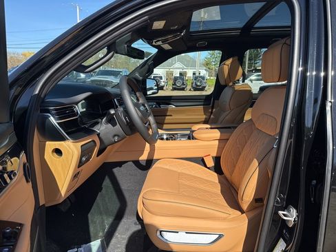 New 2026 Jeep Grand Wagoneer Summit AWD/4WD image 21