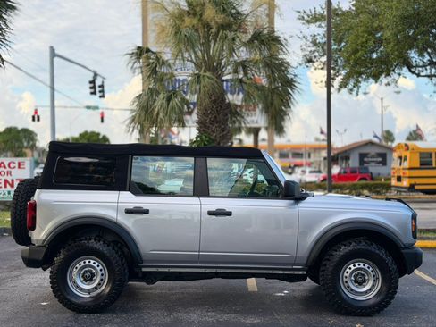 Used 2023 Ford Bronco 4-Door AWD/4WD image 4