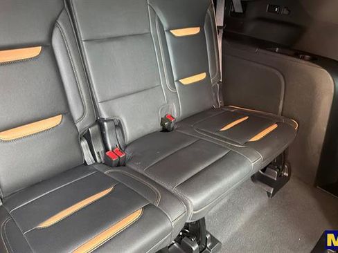 Certified 2024 GMC Yukon XL AT4 w/ AT4 Premium Plus Package AWD/4WD image 18