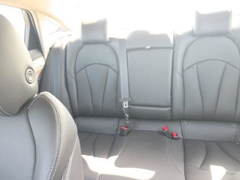 Used 2019 Buick LaCrosse Essence FWD image 10