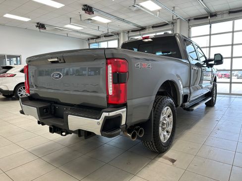 Used 2023 Ford F250 Lariat w/ Chrome Package image 5
