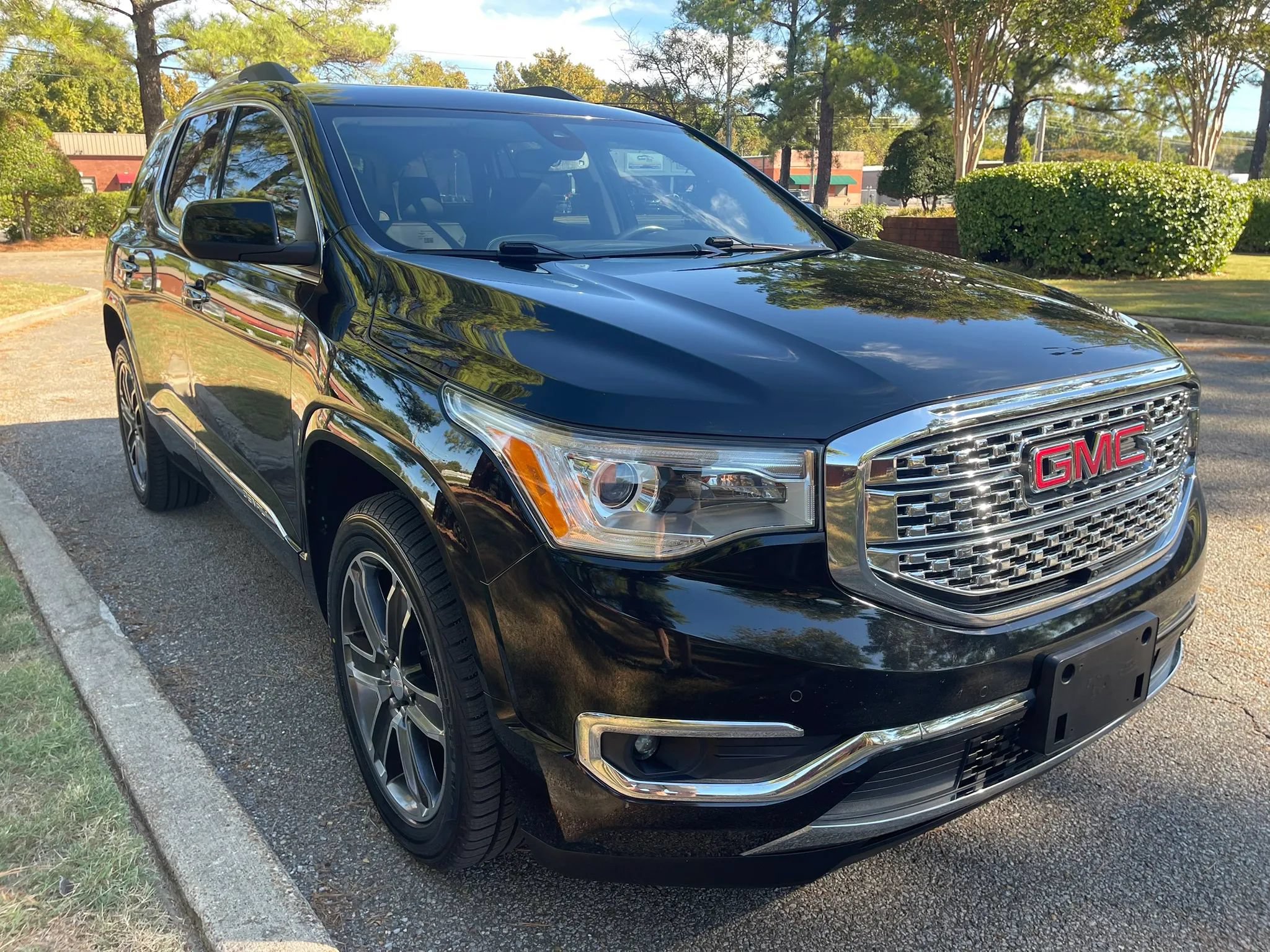 Used 2019 GMC Acadia Denali AWD/4WD image 7