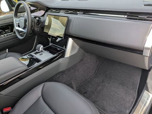 New 2026 Land Rover Range Rover SE image 19