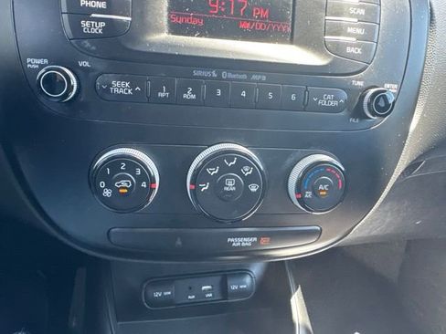 Used 2016 Kia Soul FWD image 16