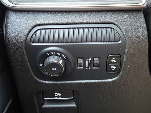 Used 2024 Jeep Wagoneer L Series II w/ Flexible Seating Group RWD image 27