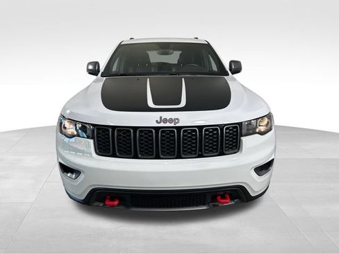 Used 2019 Jeep Grand Cherokee Trailhawk AWD/4WD image 9