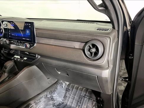 Used 2023 Chevrolet Colorado W/T RWD image 15