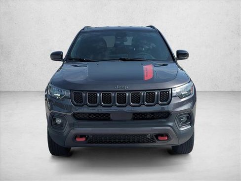 Used 2024 Jeep Compass Trailhawk AWD/4WD image 2