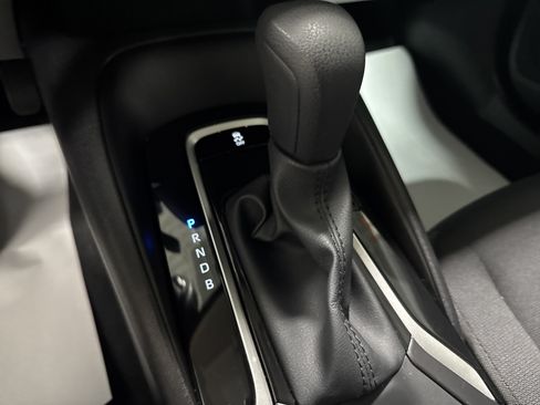 Used 2025 Toyota Corolla LE FWD image 19